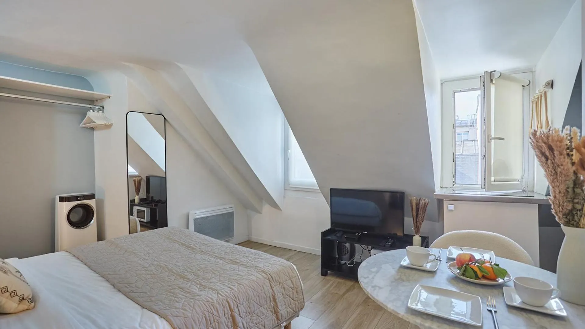 Apartment Place Vendome By Prestige